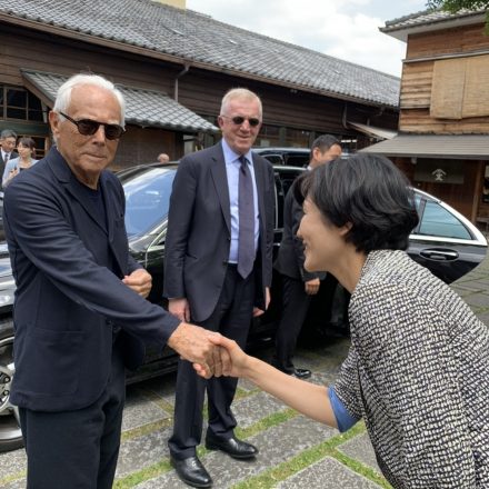 ジョルジオアルマーニさん織成館に来館