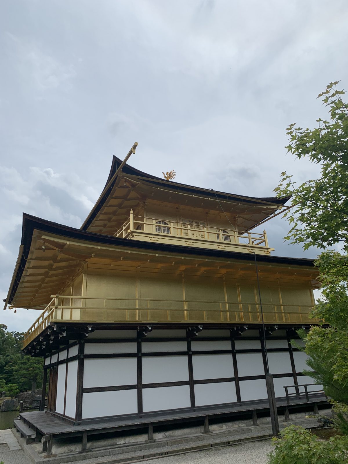 金閣寺 金箔 の 量