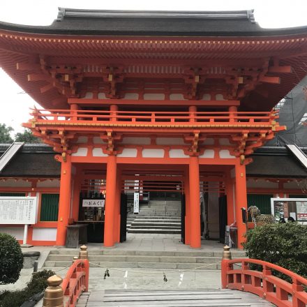 上賀茂神社のアクセスと駐車場を紹介します。